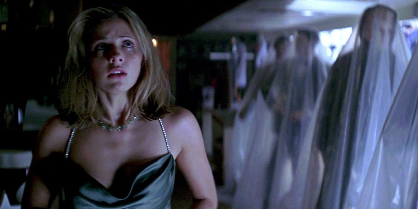 16 Stupid Things People Keep Doing In Horror Movies