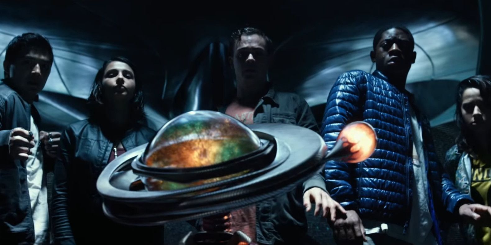 Power Rangers Clip & Poster: The Rangers Meet Alpha 5