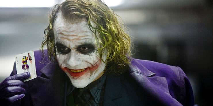9 DC Actors Who Nailed The Look In Movies (& 8 Who Look Nothing Like Their Characters) 26 Heath Ledger as The Joker in The Dark Knight 2.jpg?q=50&fit=crop&w=740&h=370&dpr=1