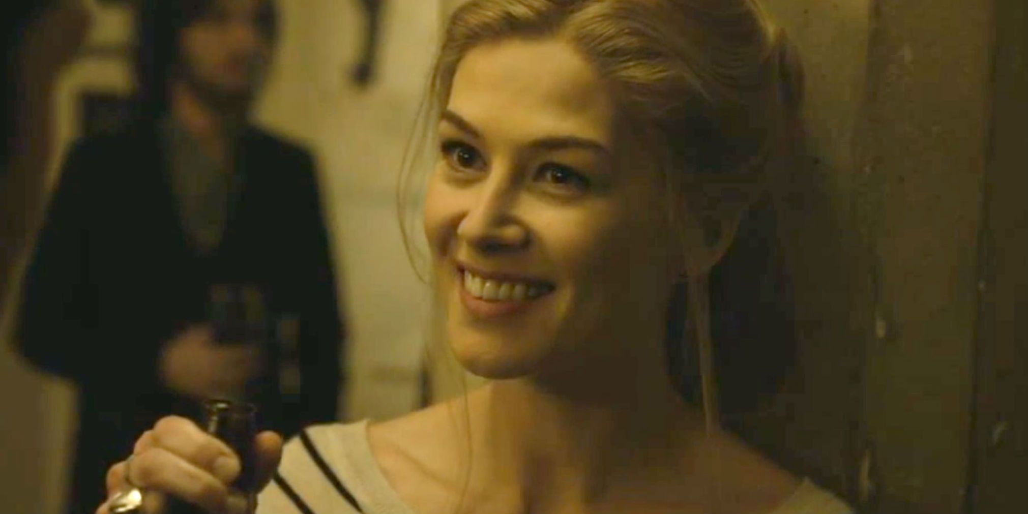 I Picture Cracking Her Lovely Skull 10 BehindTheScenes Facts About Gone Girl