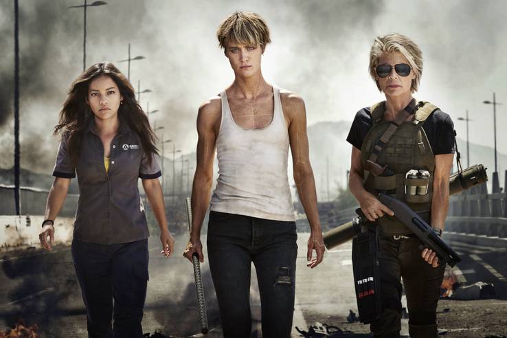 Le retour de Terminator par Tim Miller (Deadpool) parrainé par Cameron! - Page 2 Natalia-Reyes-Mackenzie-Davis-and-Linda-Hamilton-in-Terminator-6