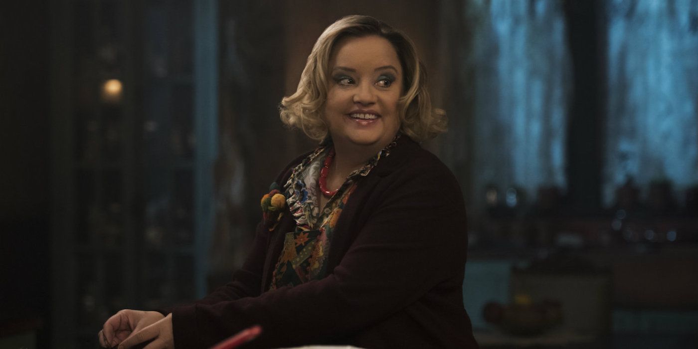 Chilling Adventures of Sabrina Lucy Davis Aunt Hilda