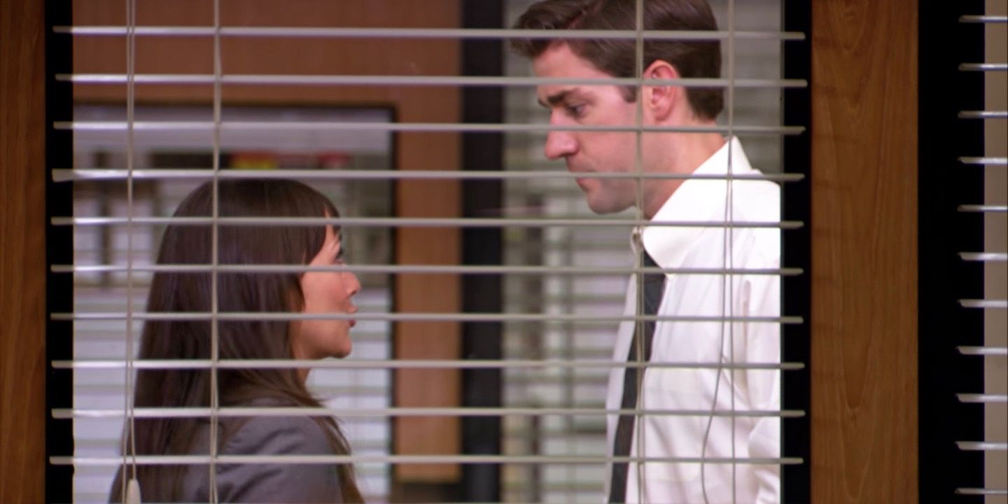 The Office 5 Reasons Jim Should Have Been With Karen Instead (& 5 It Was Always Pam)