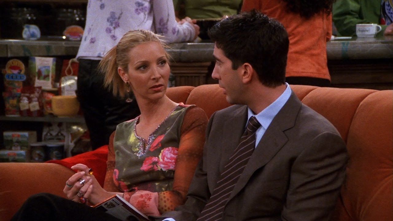 Friends The 10 Worst Things Phoebe Has Ever Done Ranked