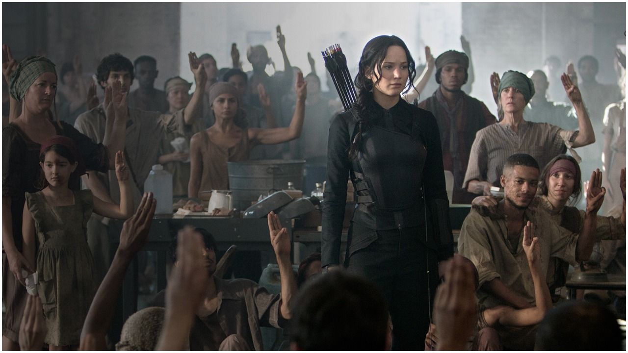 25 Weird Things Cut From The Hunger Games Movies (That Were In The Books)
