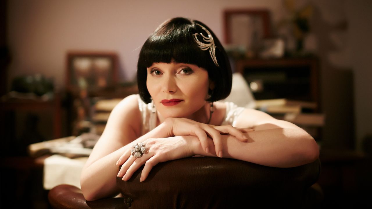 (Essie Davis), a glamorous private detective in 1920s Melbourne. 