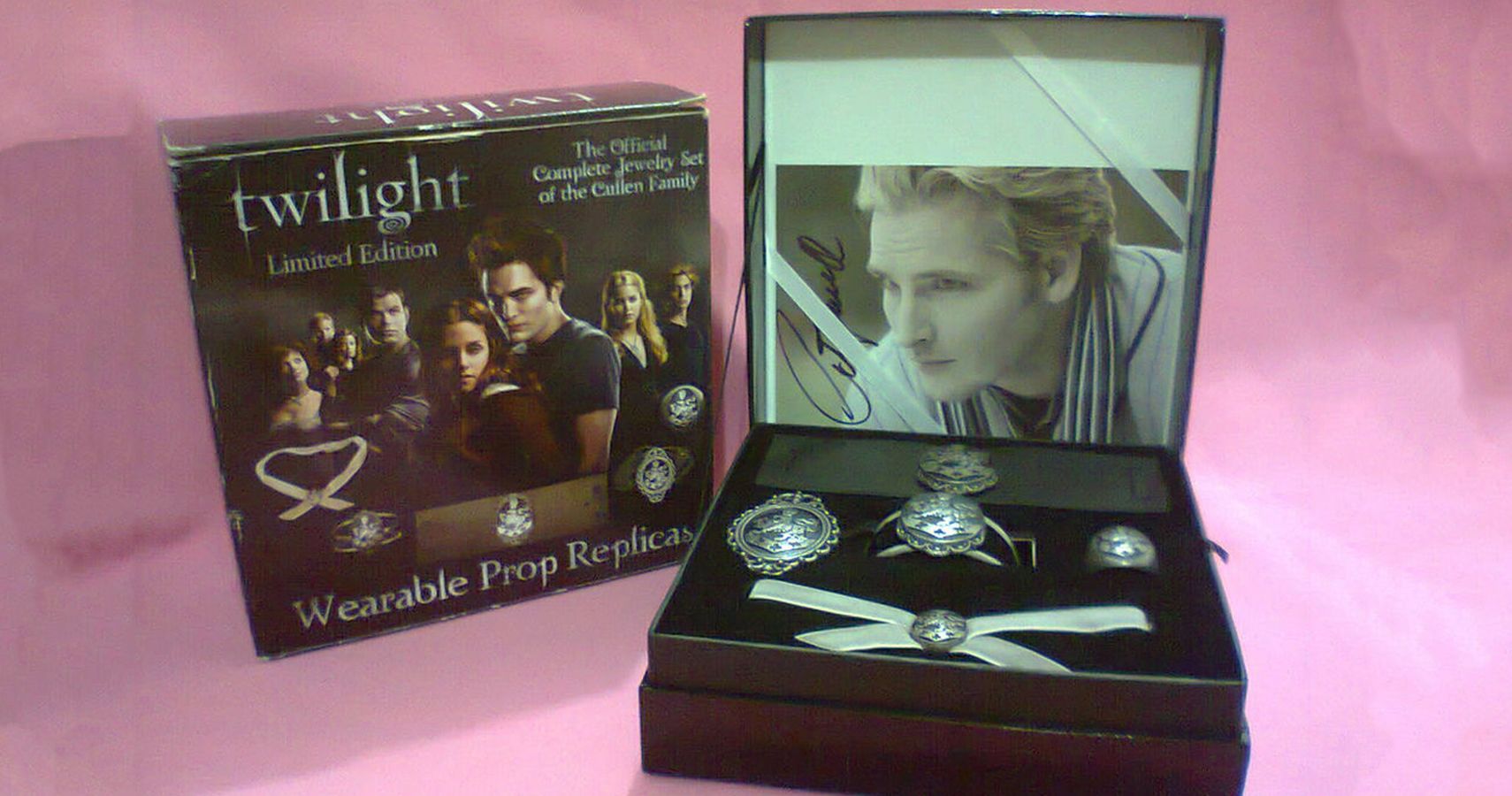 Twilight 19 Things Every Fanpire Needs To Own