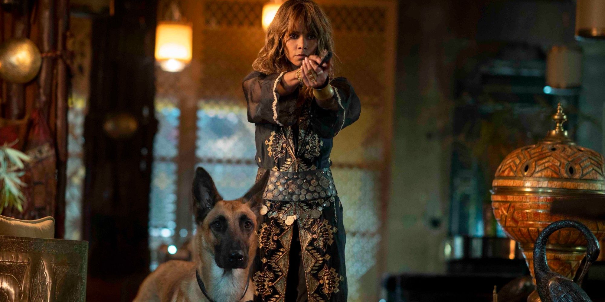 Halle Berry Blasts Stuff With A Machine Gun in John Wick 3 ...