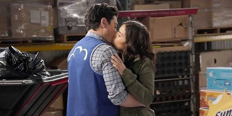 Get 10 Best Sitcom Couple First Kisses Screenrant Desktop Wallpaper Get Wallpaper 10 Best Sitcom Couple First Kisses Screenrant For Android