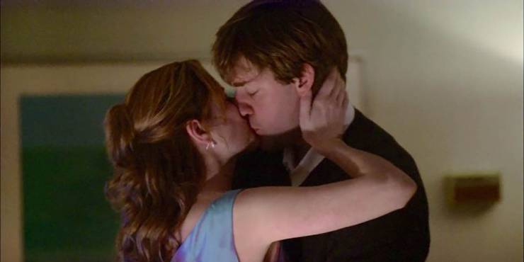 Download 10 Best Sitcom Couple First Kisses Screenrant Desktop Wallpaper Free Wallpaper 10 Best Sitcom Couple First Kisses Screenrant Free