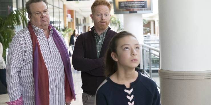 10 Jokes From Modern Family That Have Already Aged Poorly 10 Jokes From Modern Family That Have Already Aged Poorly