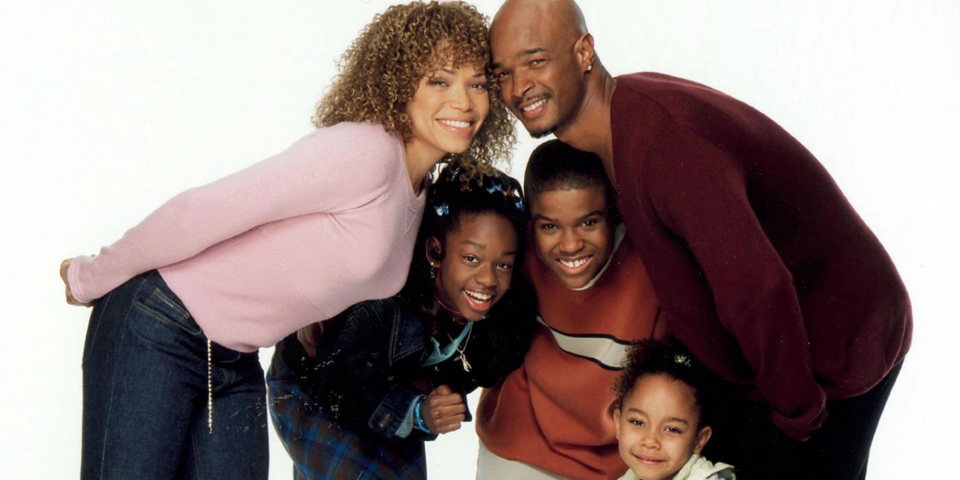 5 Strongest Sitcom Moms Of The 2000s (& 5 Strongest Dads)