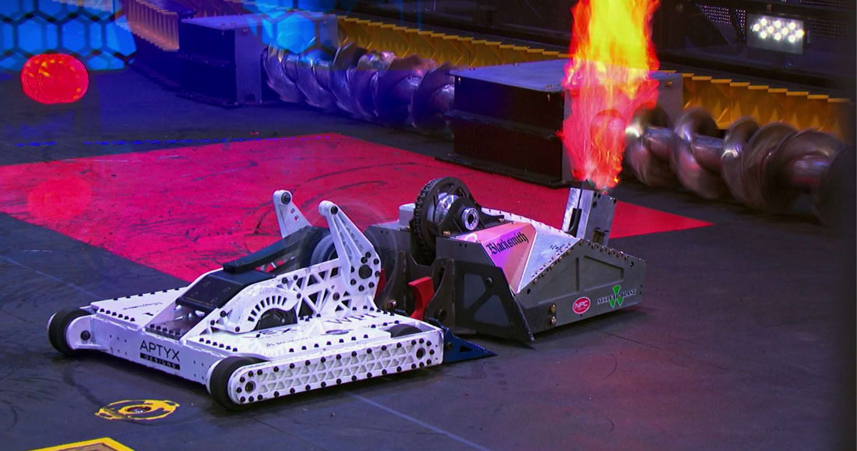 Битва роботов 1 4. Битвы роботов Дискавери. Битва роботов на арене шоу. Бронебот бои роботов. Битвы роботов Battlebots 2019.
