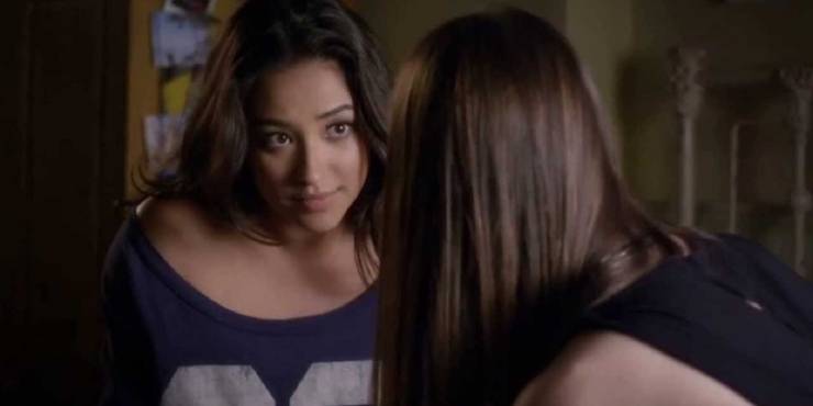Pretty Little Liars Emily S Top 10 Moments Ranked Screenrant