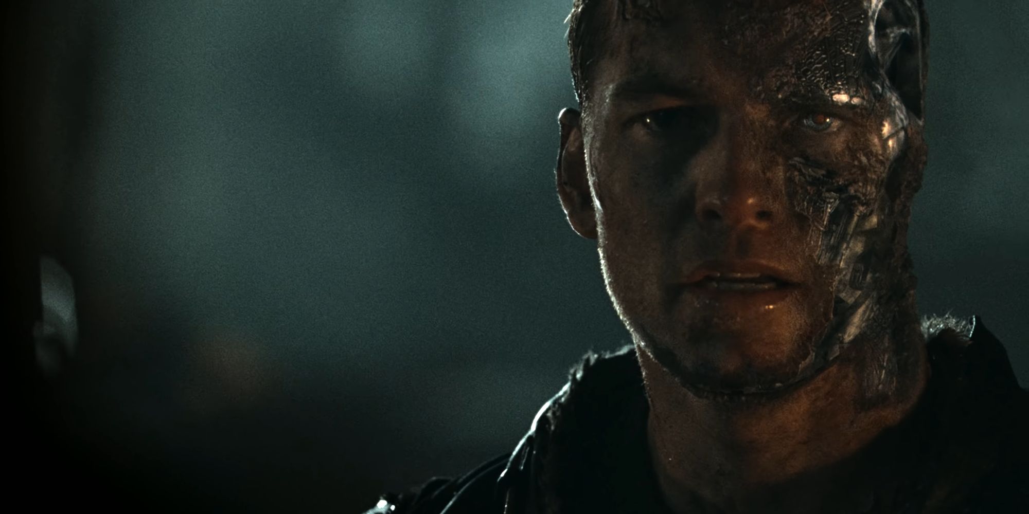 Marcus Wright with battle damage talking to John Connor in Terminator Salvation