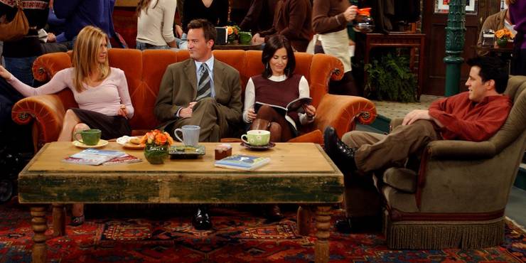 Friends 10 Hidden Details You Never Noticed About Central Perk