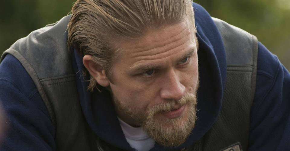 What Is Charlie Hunnam S Net Worth Screen Rant