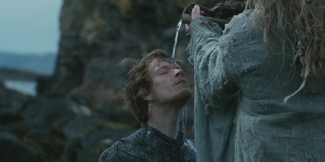 Game Of Thrones 10 Most Shameless Things Theon Greyjoy Has Ever Done