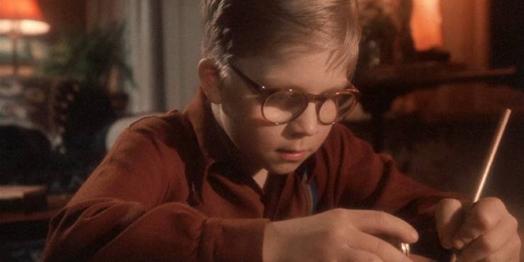 ralphie utilisant le décodeur dans une histoire de Noël