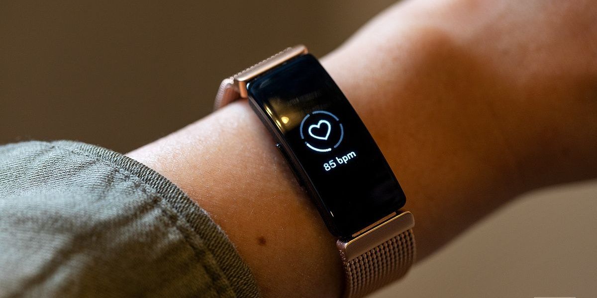 10 Awesome Things You Didnt Know Your Fitbit Can Do