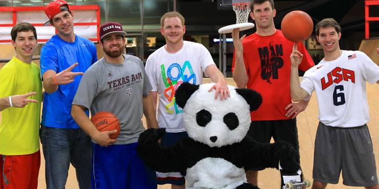 Who S Behind The Dude Perfect Panda Mask Screen Rant