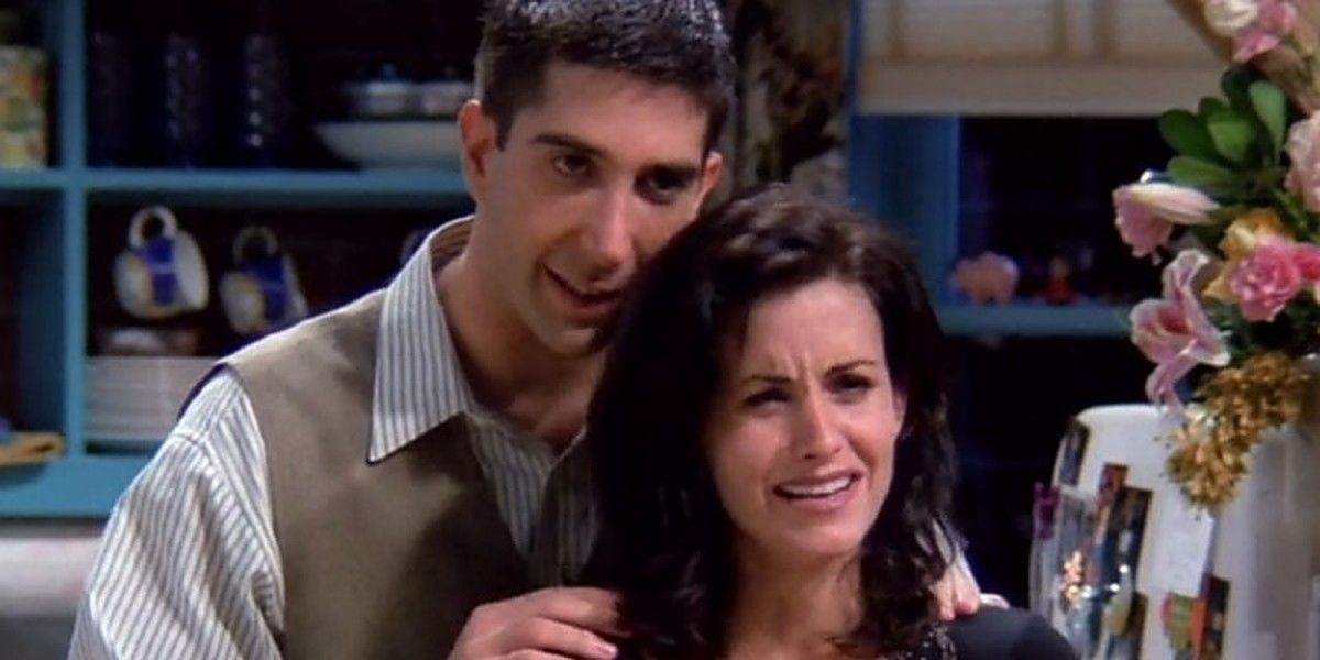Friends 10 Funniest Ross & Monica Sibling Moments