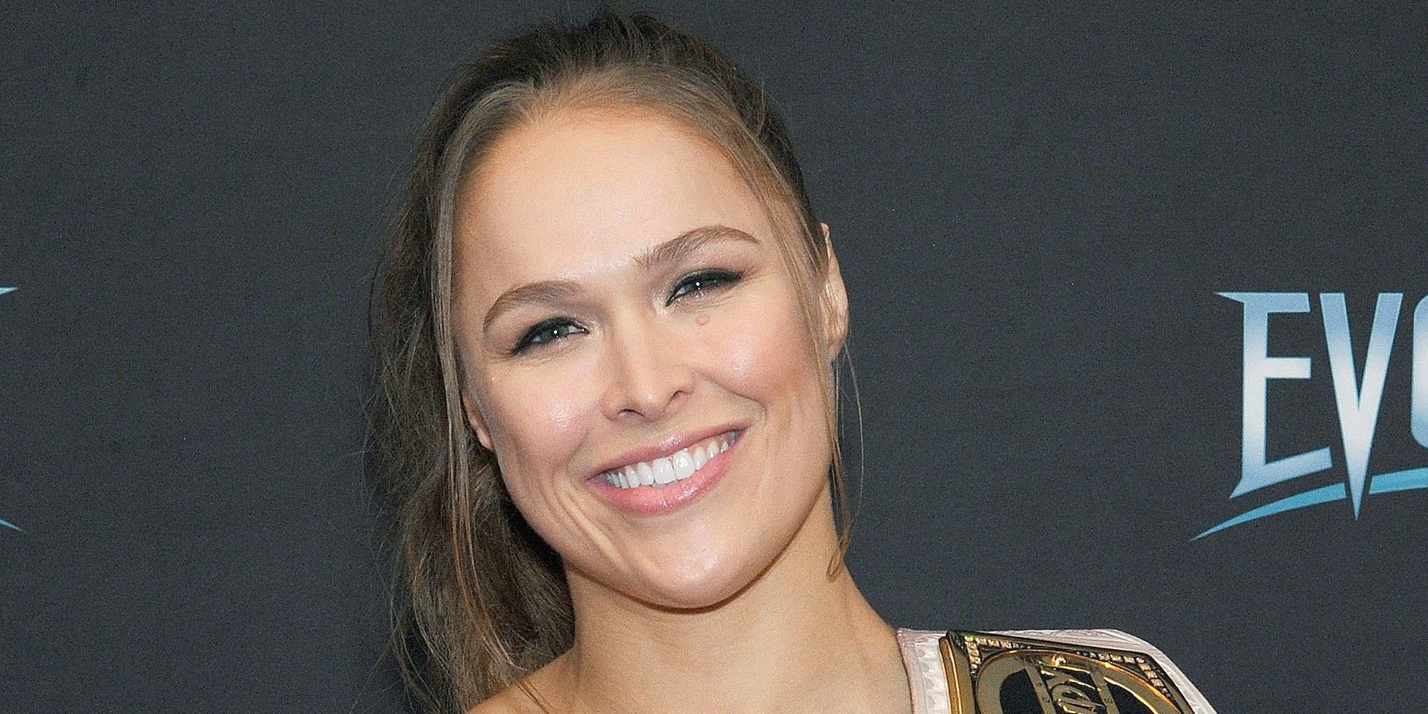 Ronda Rousey Joins Facebook Gaming | Screen Rant