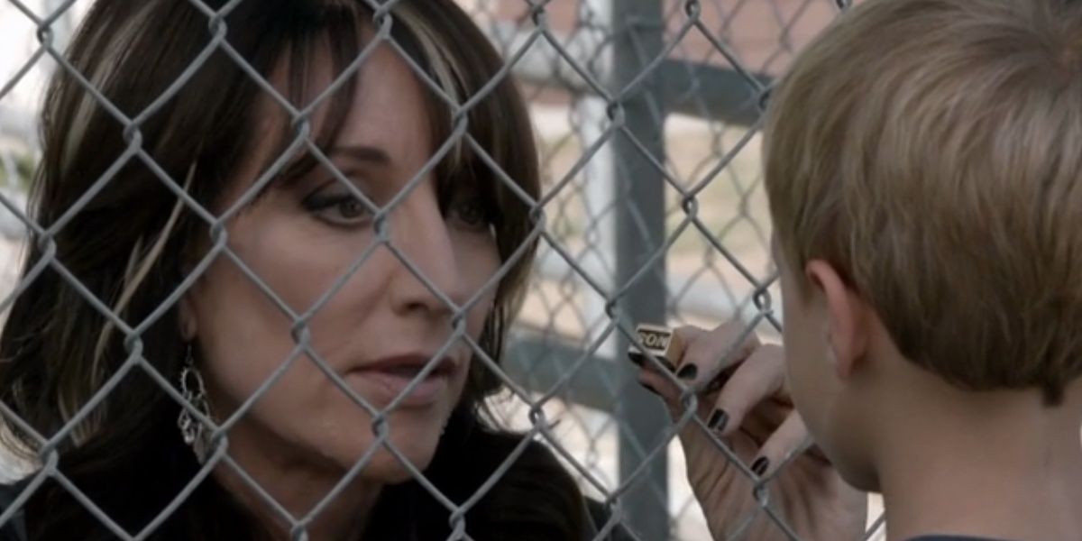 Sons Of Anarchy The 10 Most Shameless Things Gemma Has Ever Done