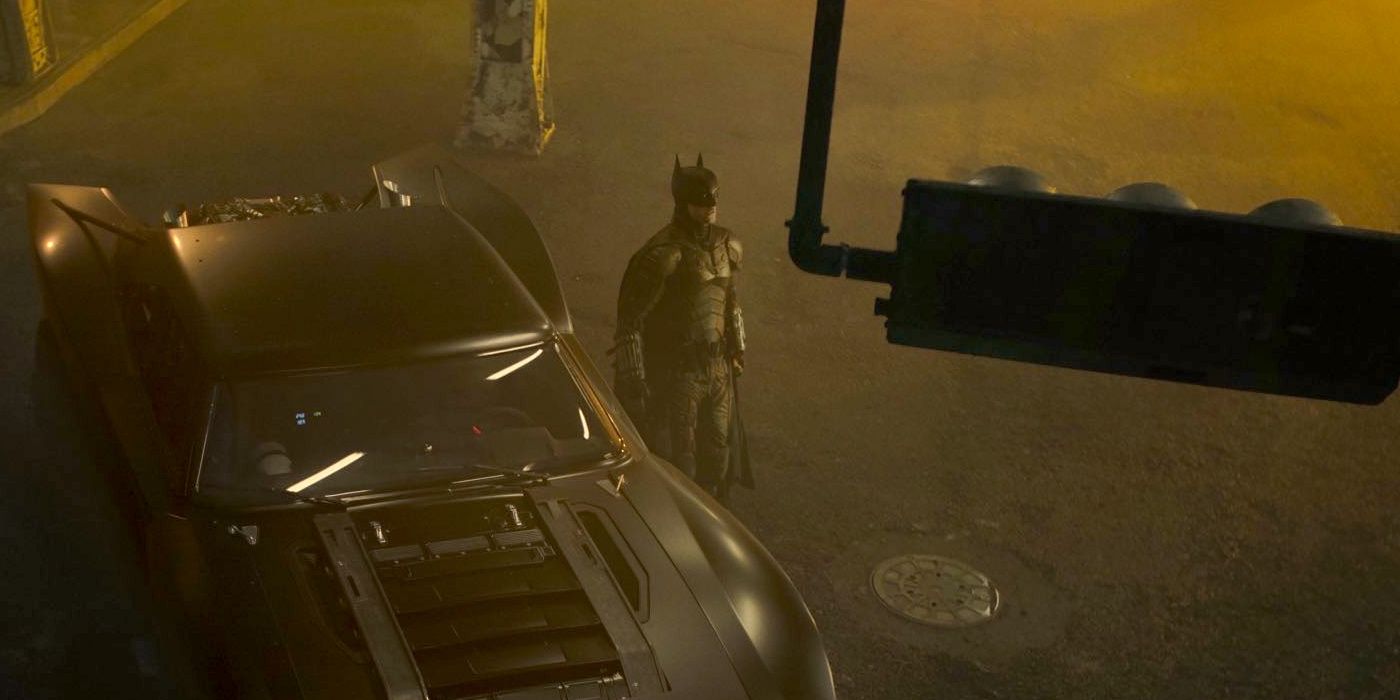 The Batman Star Explains What Makes Robert Pattinsons Batmobile Special