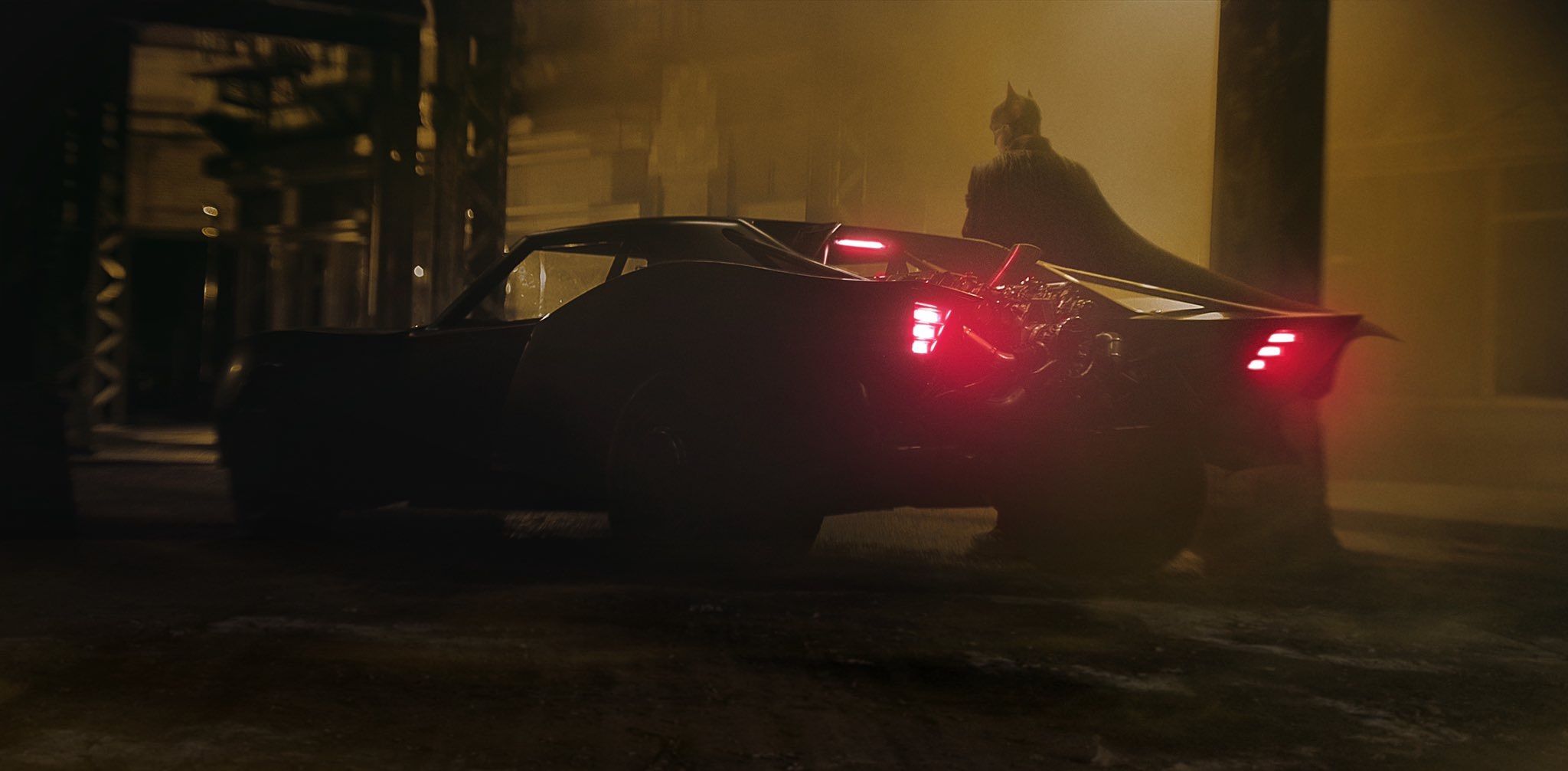 The Batman Robert Pattinsons Batmobile Revealed In Official Photos