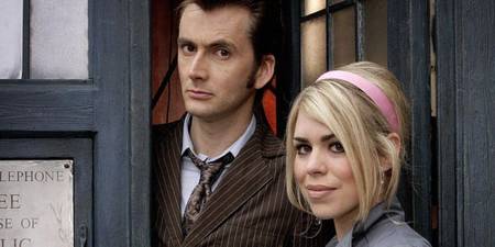 David Tennant en Dixième Docteur et Billie Piper en Rose dans Doctor Who