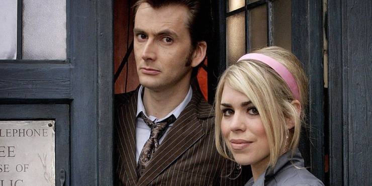 David Tennant en Dixième Docteur et Billie Piper en Rose dans Doctor Who