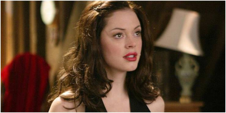 Charmed: How Old The Halliwell Sisters Are At The Beginning & End