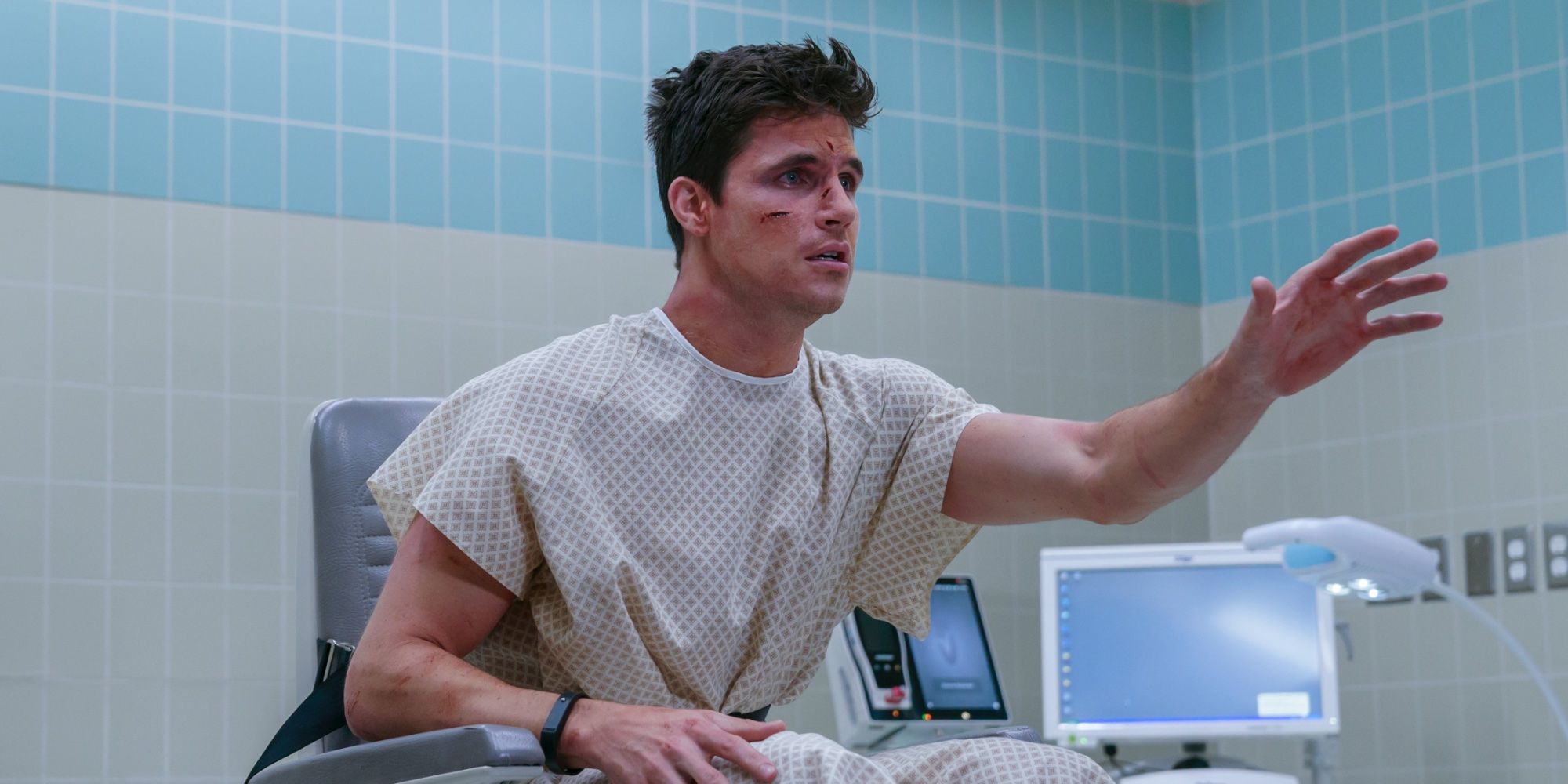 Robbie Amell in Upload Amazon Prime