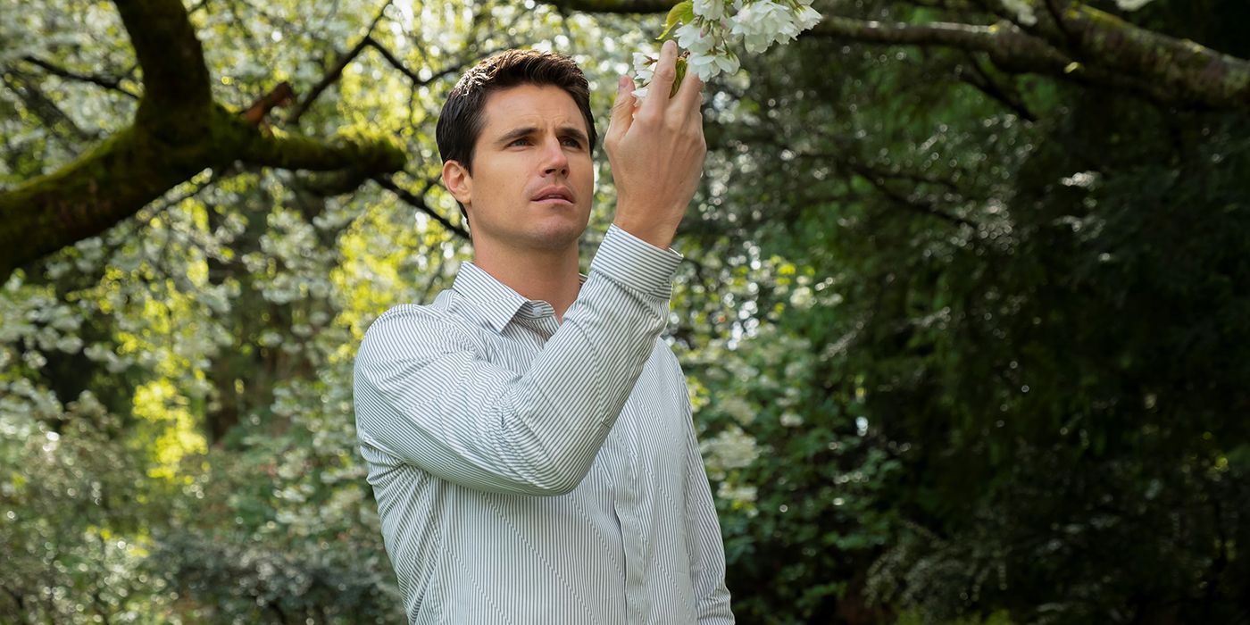 Upload Robbie Amell Nathan Brown