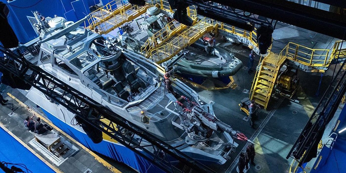 Avatar 2 Set Photo Reveals Human Underwater Ships