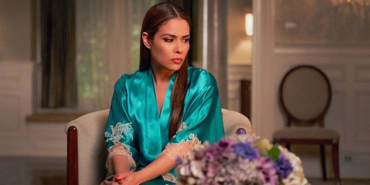 Dynasty 10 Things You Didn T Know About Cristal Screenrant Dynasty 10 Things You Didn T Know About Cristal Screenrant