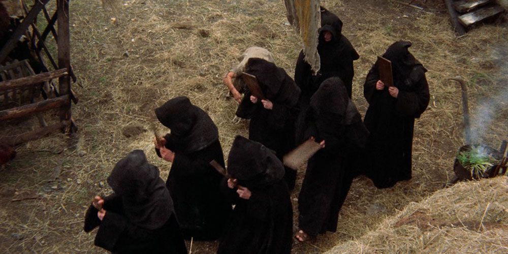 5 Things That Actually Make Sense About Monty Python & The Holy Grail (& 5 That Dont)