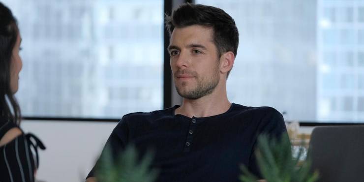 The Bold Type: Sutton e Richard juntos no final, e mais novidades - 2 Ryan Pinstripe The Bold Type.jpg?q=50&fit=crop&w=740&h=370&dpr=1 - The Bold Type: Sutton e Richard juntos no final, e mais novidades
