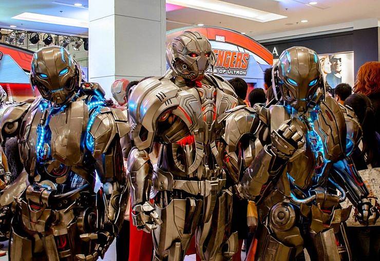 10 Absurdly Hard Sci-Fi Movie Cosplays That Fans Pulled Off With Ease 8 Ultron cosplay.v1