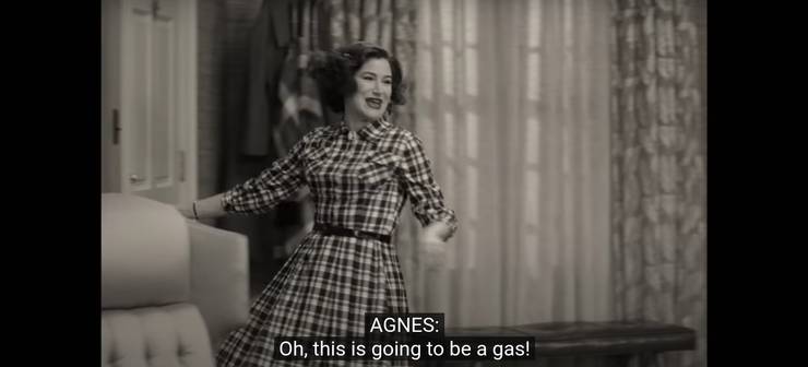 A WandaVision előzeteséből kiderült, hogy kit játszik Kathryn Hahn a sorozatban? 12 WandaVision trailer with captions Kathryn Hahns character revealed.jpg?q=50&fit=crop&w=740&h=336&dpr=1