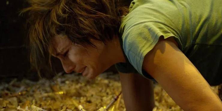 Fan Favorite Low Budget Horror Movies That Got Better Big Budget Sequels, Ranked 11 Saw 2 Amanda Syringe Pit.jpg?q=50&fit=crop&w=740&h=370&dpr=1