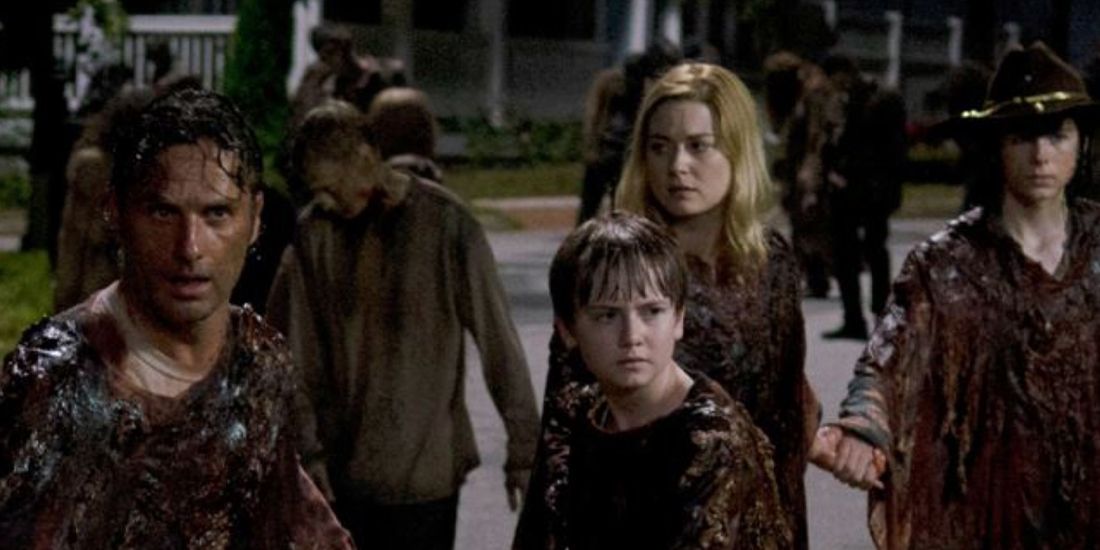 The Walking Dead 10 Things About Alexandria That Dont Make Sense