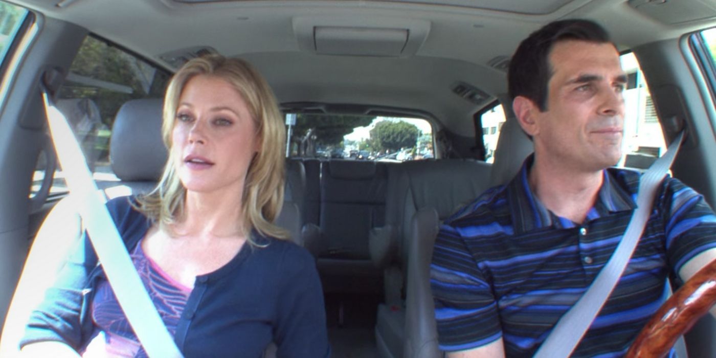 phil and claire in the car in coal digger modern family