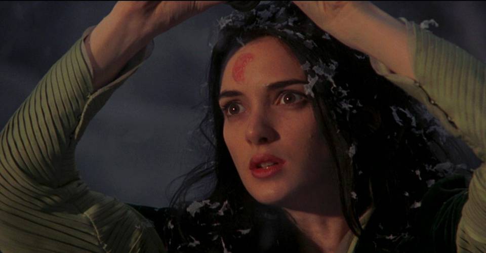 Dracula 1992: Why Winona Ryder Was Integral In Getting The Movie Made