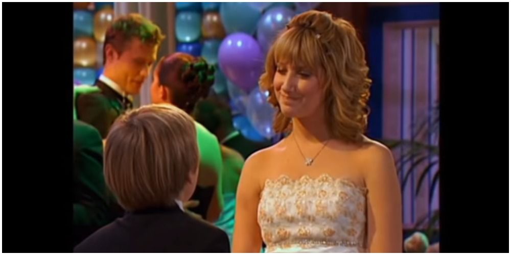 Best Suite Life Of Zack And Cody Episodes Disney The 10 Best Sitcom Episodes To Watch For Valentines Day