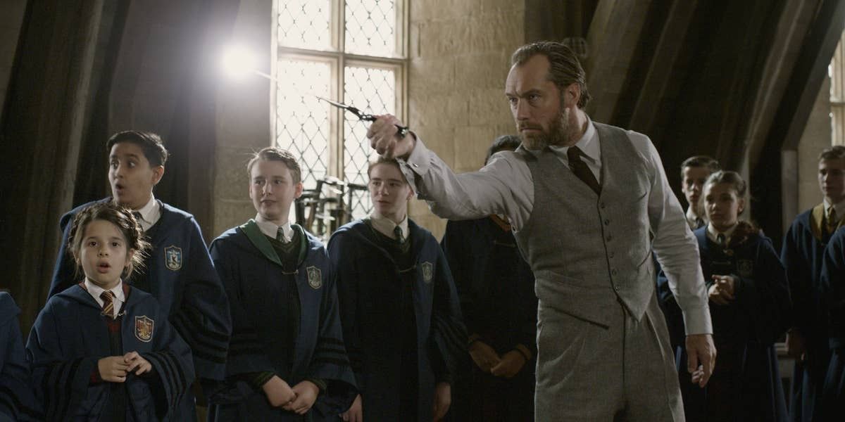 Fantastic Beasts 5 Ways Young Dumbledore Was Different (& 5 He Was The Same)