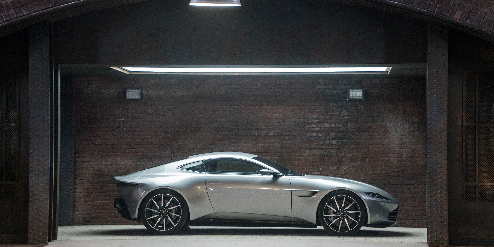 Aston Martin DB10 in James Bond Spectre