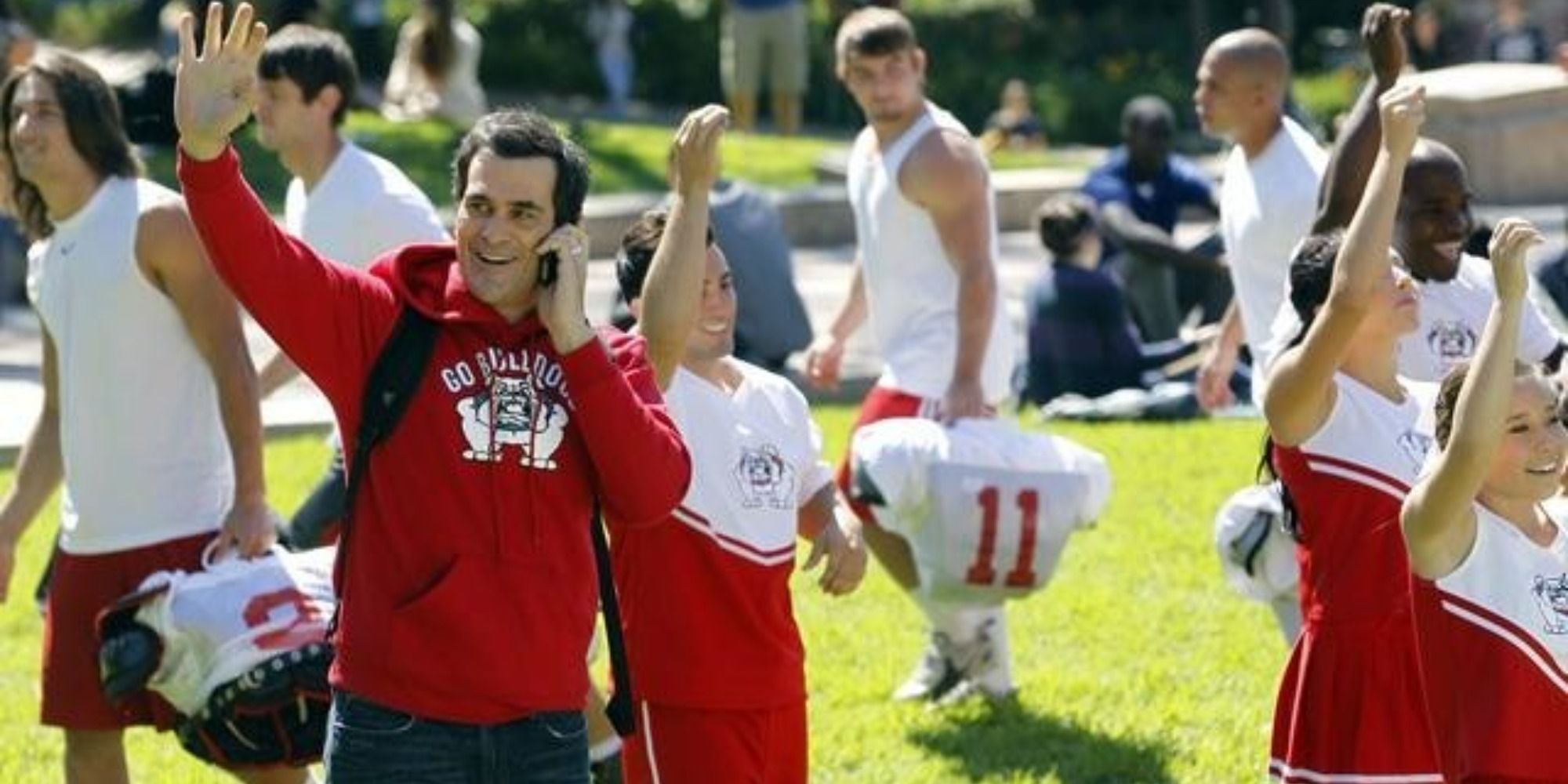 Modern Family 10 Best Phil Dunphy Greetings & Their Meanings