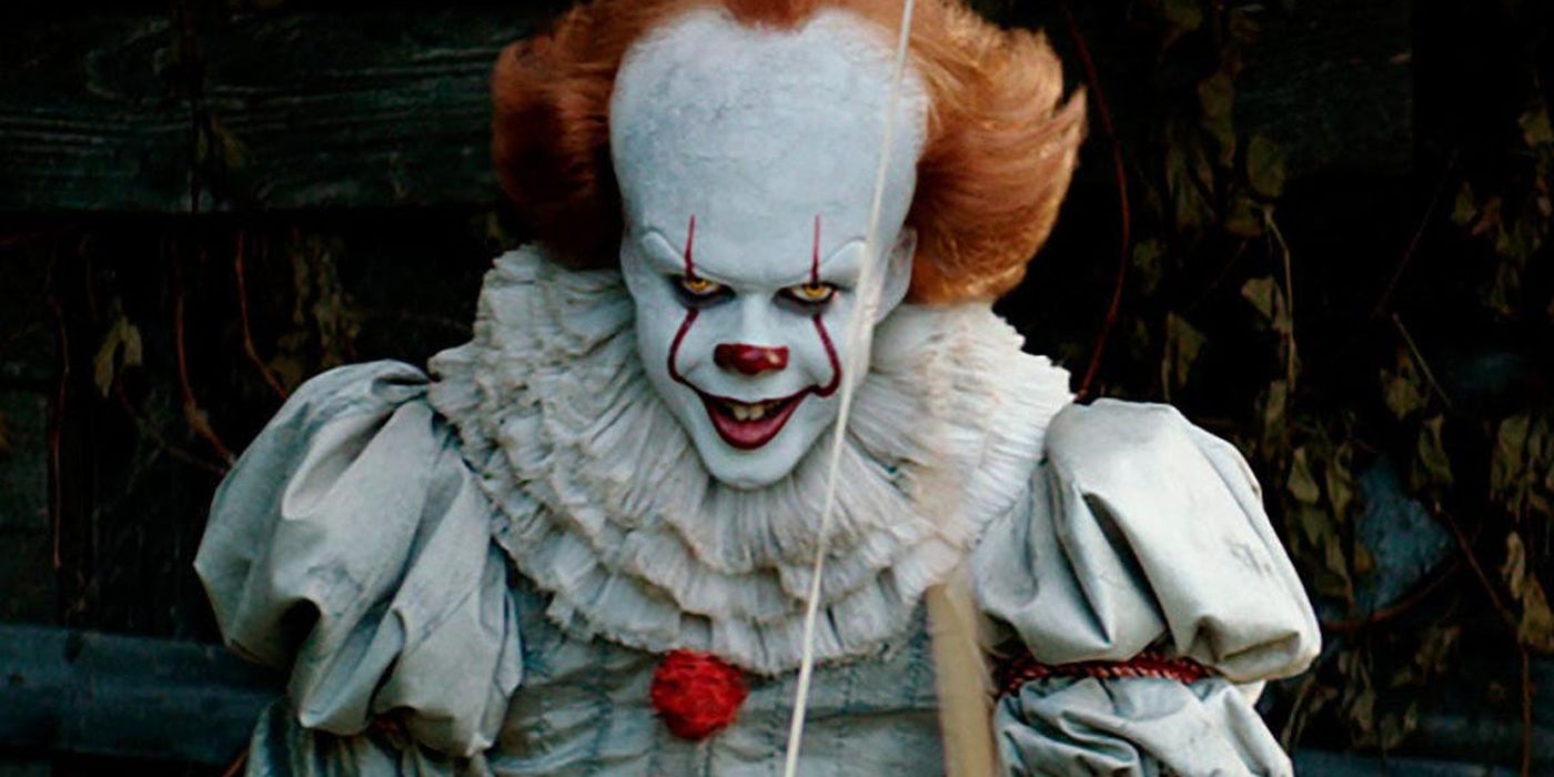 Pennywise holding a balloon